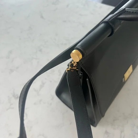 Elegant Black Handbag - Picture 5 of 7